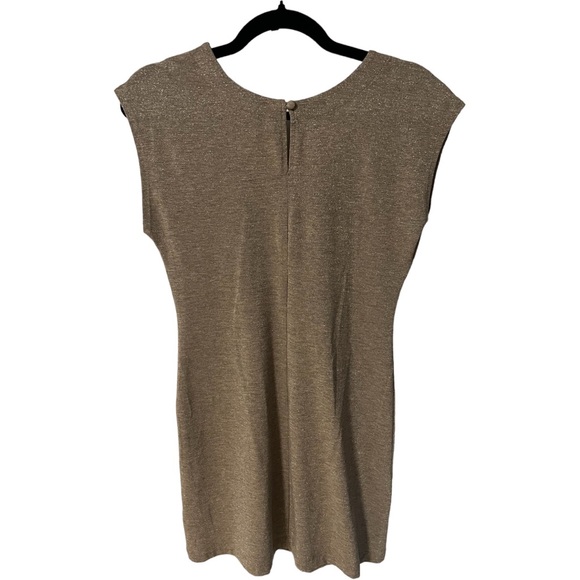 A beautiful Old Navy dress in extra small - Picture 6 of 7